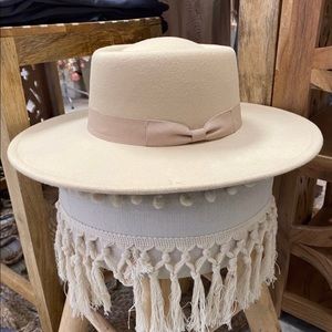Ivory  rancher wide fedora
